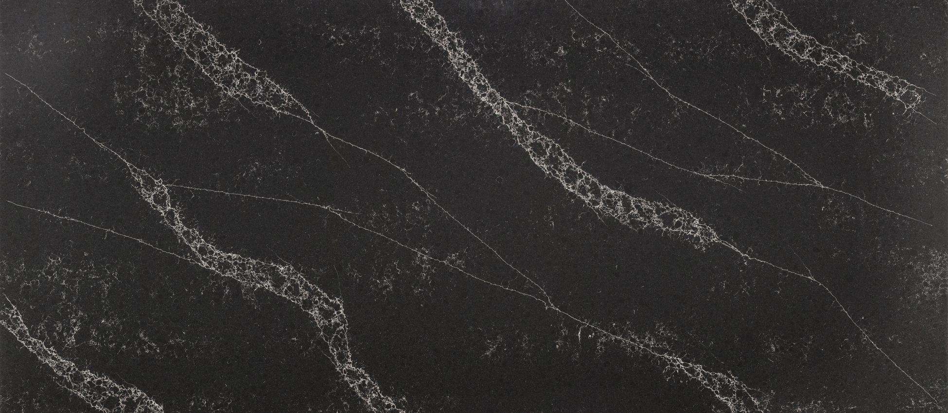 Ocean Midnight Quartzforms Composiet Keukenblad Wij leveren de Kwartsiet producten zoals keukenbladen, vensterbanken, dorpels en gevelplaten, korte levertijd.